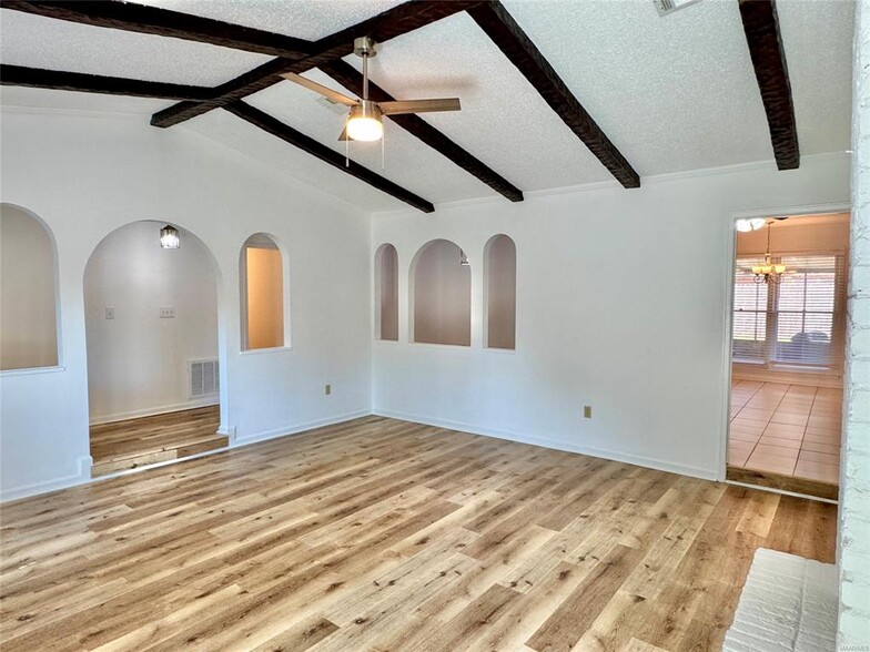 Building Photo - 2311 Cottingham Dr