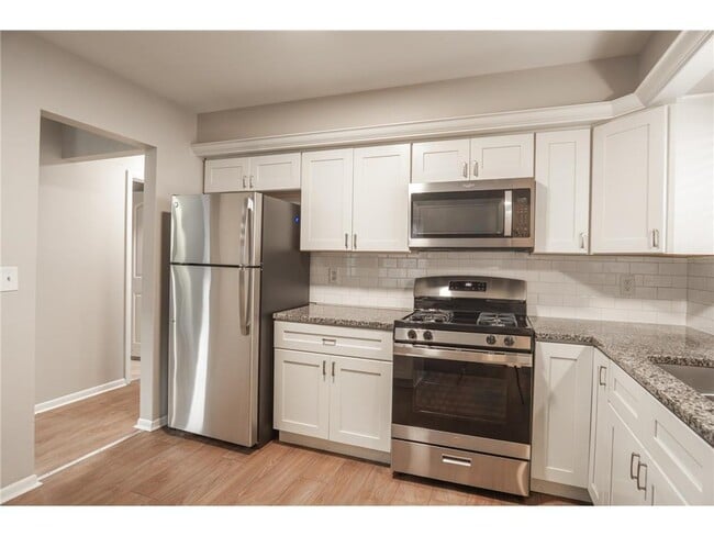 Building Photo - 6418 Knoll St