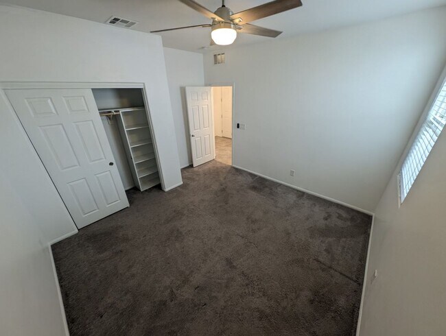 Building Photo - 4811 Shady Chestnut Ct