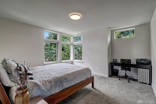 Building Photo - 2611 NW 65th St