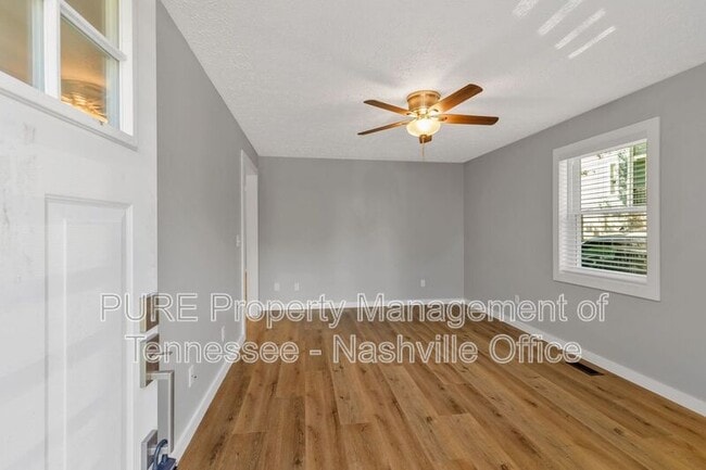 Building Photo - 622 Maplewood Ln