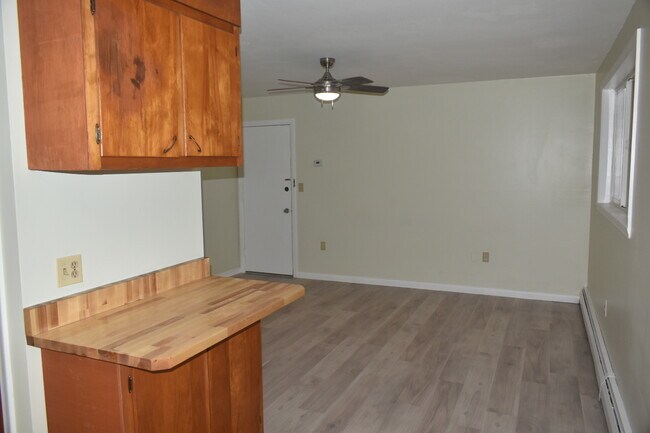 Building Photo - 1550 CT-12