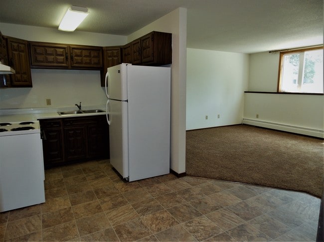 Kitchen DR LR - Cyrus Garden West