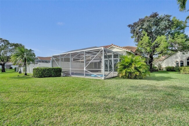 Building Photo - 652 W Palm Aire Dr