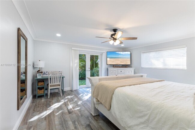 Building Photo - 3010 NE 58th St