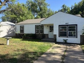 Building Photo - 1827 E McFarland St