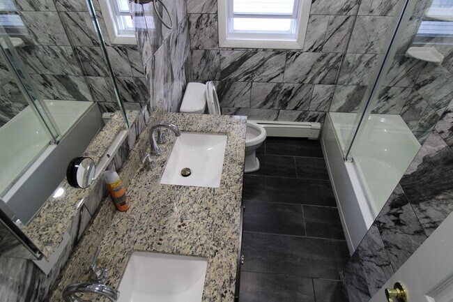 Building Photo - 803 2nd St