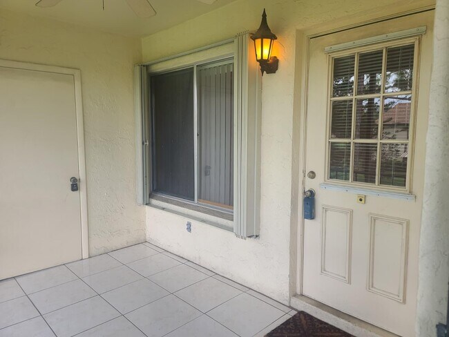 Building Photo - 317 Knotty Pine Cir