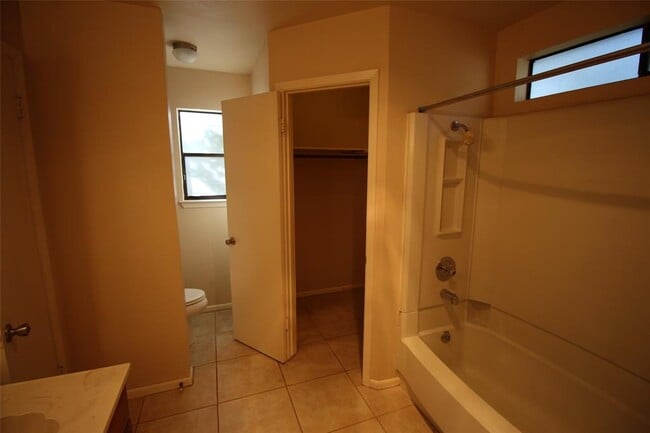 Building Photo - 5005 Cana Cove