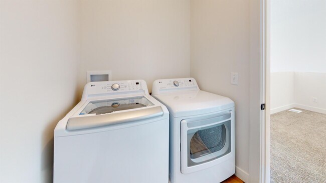 Building Photo - 547 W 1810 N