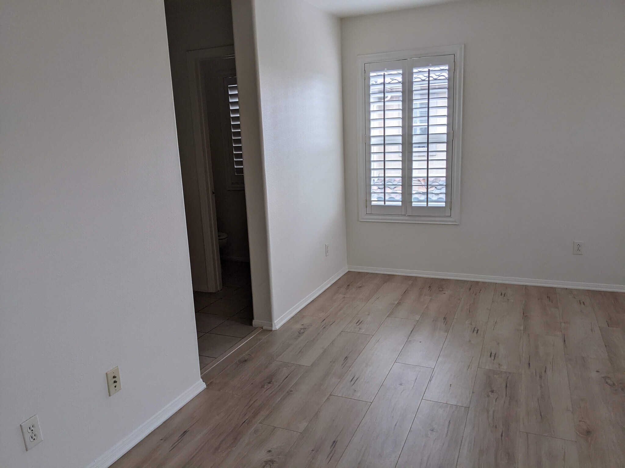 Building Photo - 720 S San Fernando Blvd