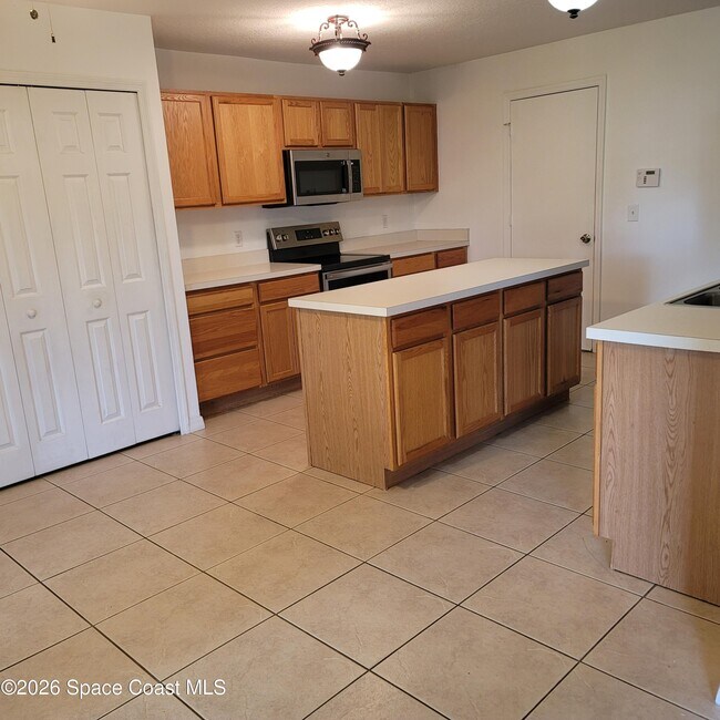 Building Photo - 4615 Elena Way