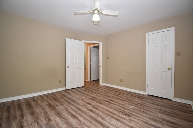 Building Photo - Lots of Updates with Granite Countertops