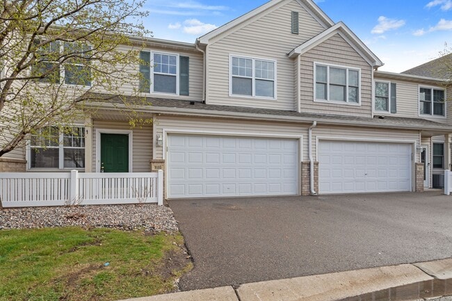 Primary Photo - 9105 Holly Ln N