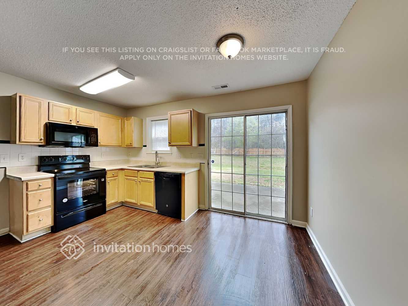 Building Photo - 526 Crossview Ln