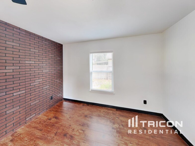 Building Photo - 335 Heritage Estates Ln