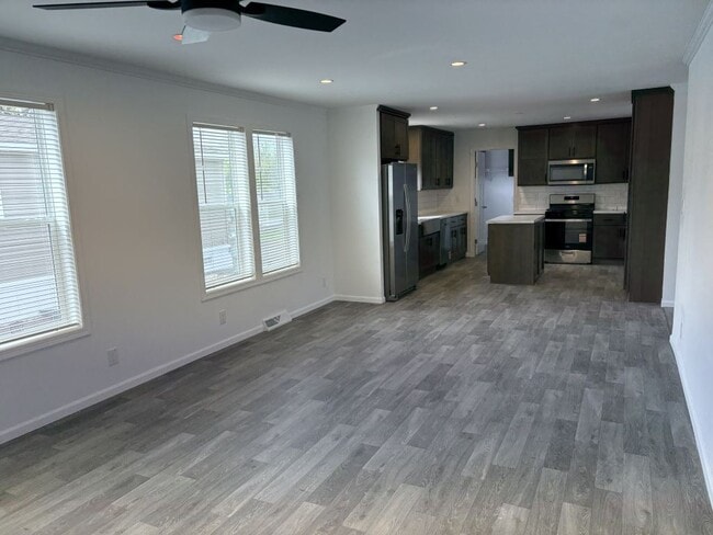 Building Photo - 13885 Bunratty Ave
