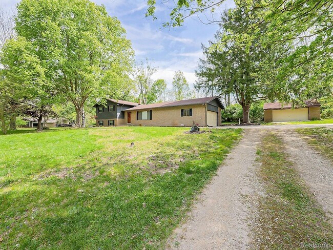 Building Photo - 7580 Thornwood St