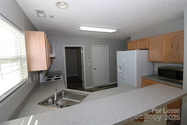 Building Photo - 1001 Boulder Dr