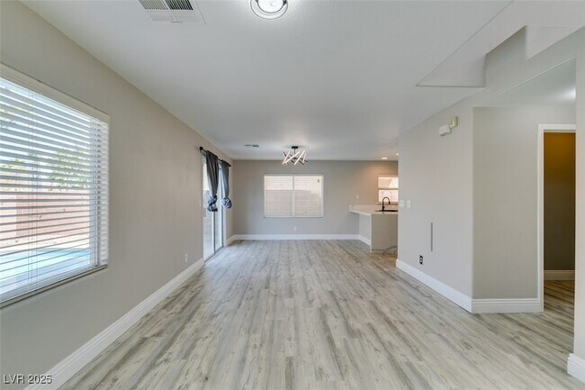 Building Photo - 3792 Autumn King Ave