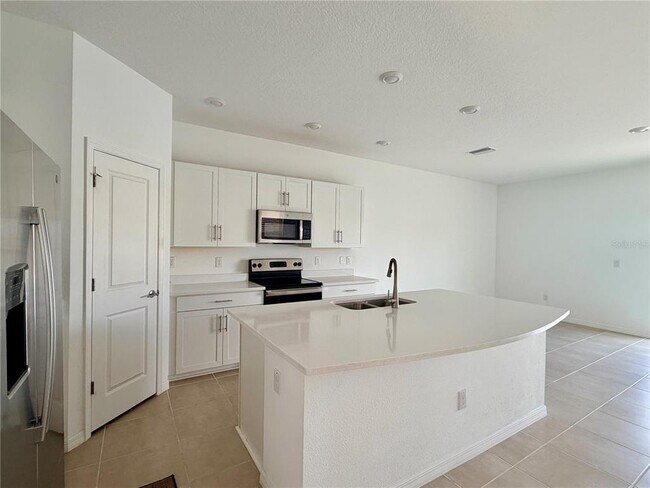 Building Photo - 2397 Paravane Wy