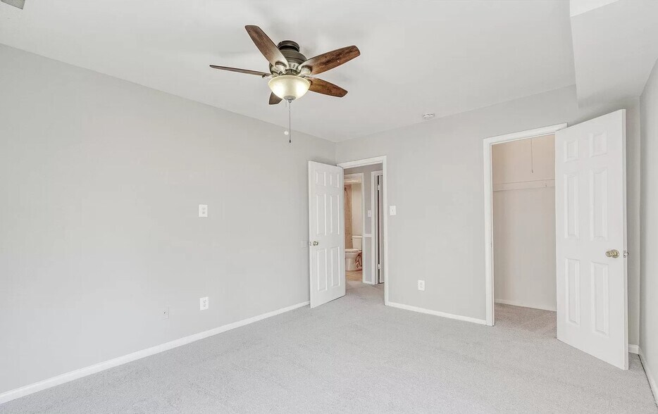 Building Photo - 3304 Woodburn Village Dr