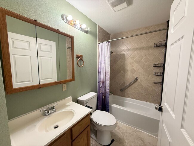 Building Photo - Kellysville 2 bedroom Plenty of Parking, Large fenced yard