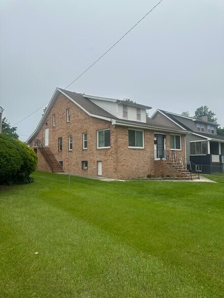 Building Photo - 4009 Elderon Ave