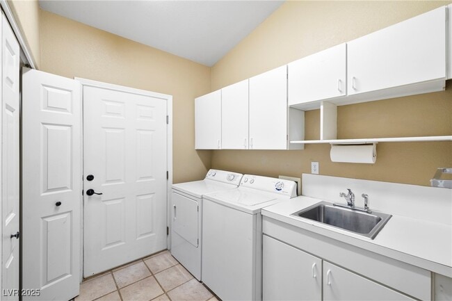 Building Photo - 6171 Starlight Dr