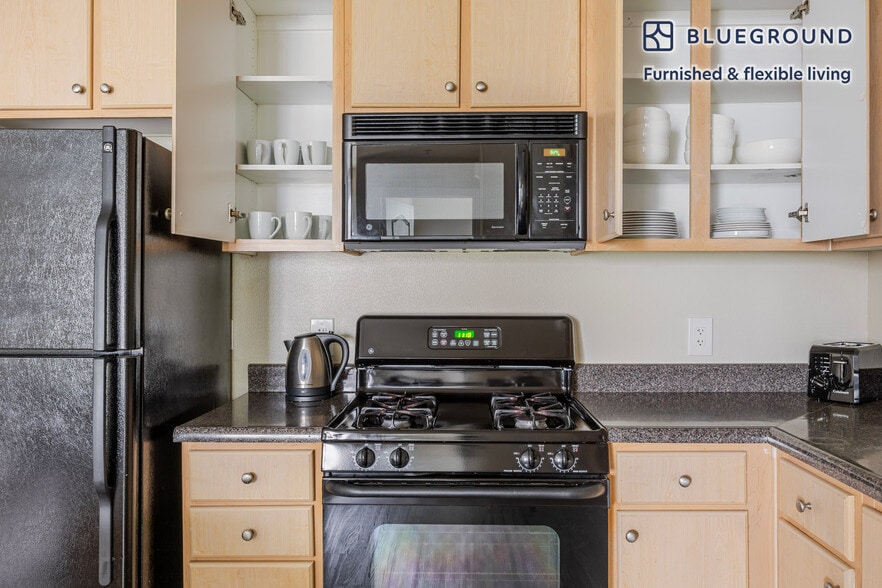 Building Photo - 5535 Westlawn Ave