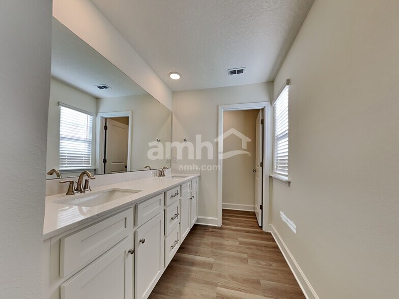 Building Photo - 2568 Spring Moss Ct