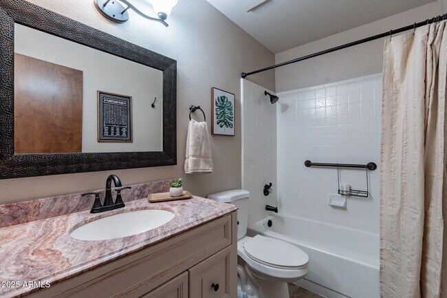 Building Photo - 12635 N La Montana Dr