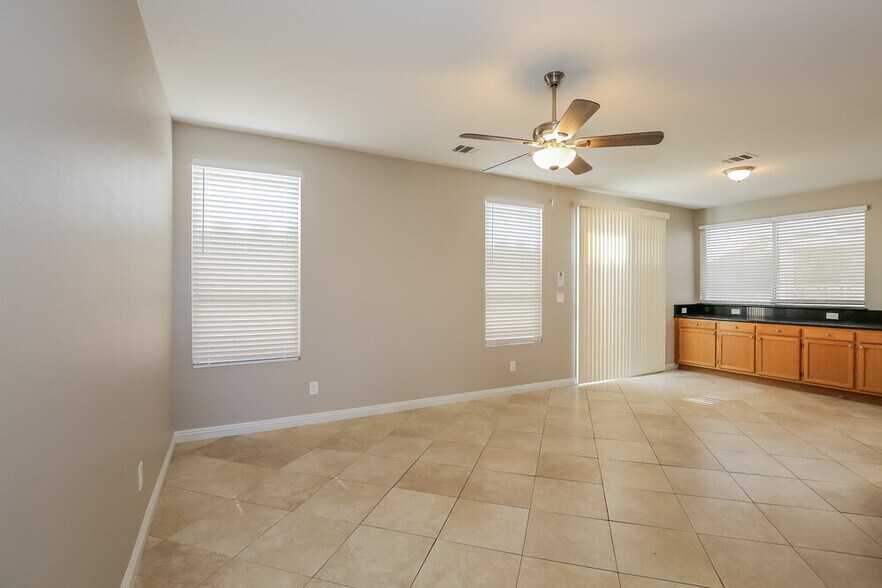 Building Photo - 1732 Blanchard Dr