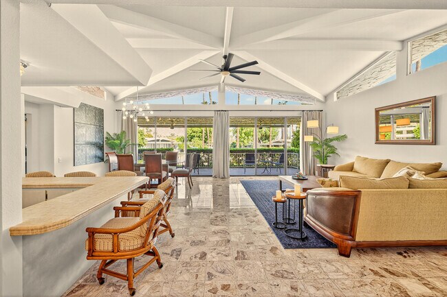 Building Photo - 1570 S La Verne Way