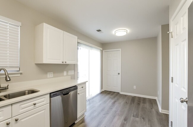 Building Photo - 5746 Laborde Ave