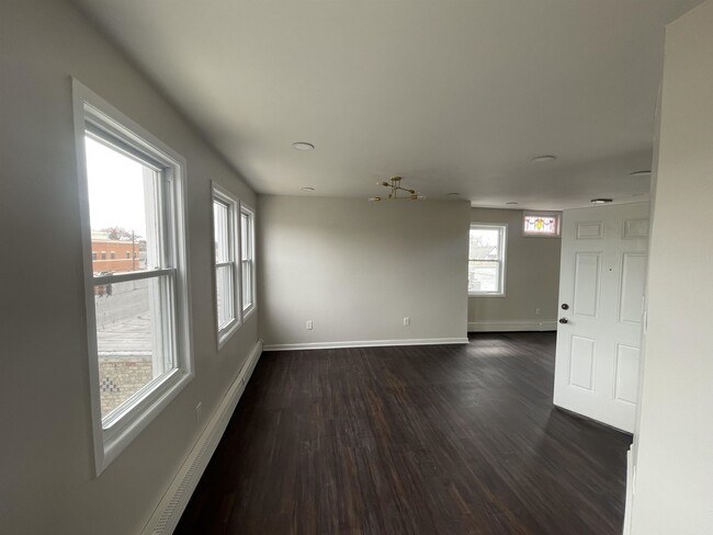 Building Photo - 123 Avenue C