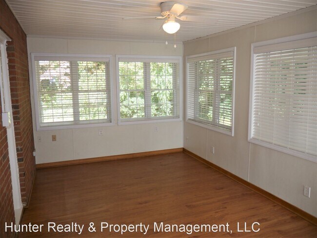 Building Photo - 4 br, 3 bath House - 3909 Guinevere Lane