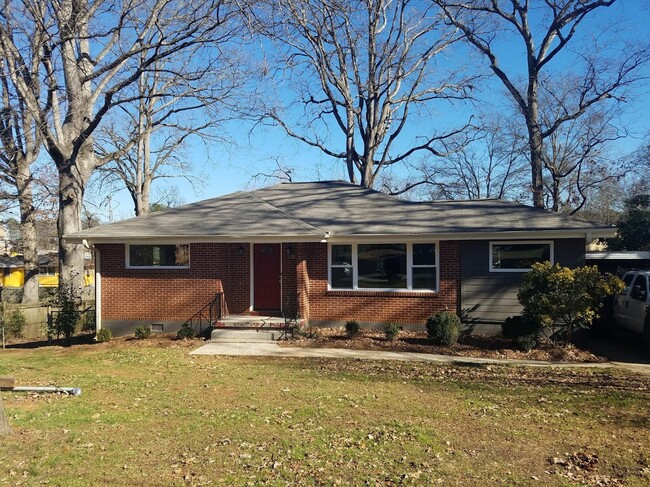 Recently renovated house near the heart of Smyrna - 3199 Concord Circle