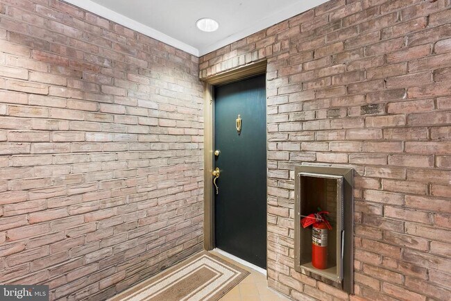 Building Photo - 110 Cross Keys Rd