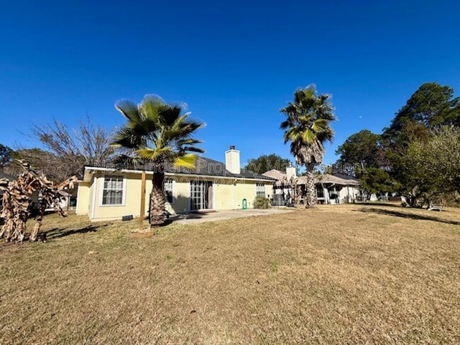 Building Photo - 7698 Fawn Lake Dr S