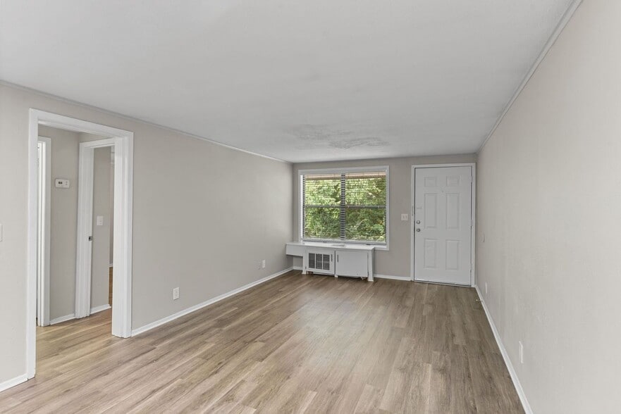 Interior Photo - Drake's Creek Cooperative