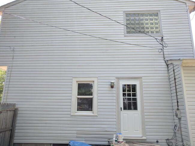 Building Photo - 173 Aspen Rd