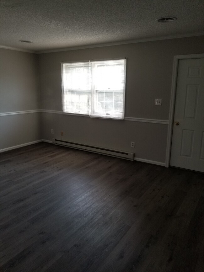 Building Photo - 42 Koncer Dr