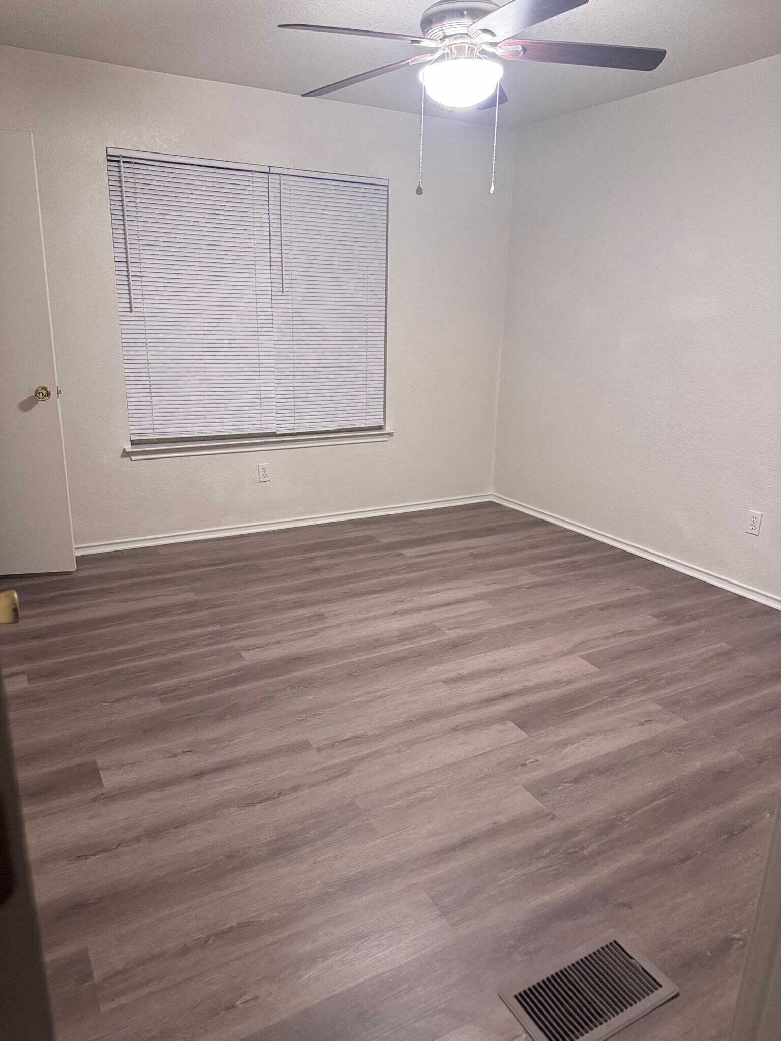 Building Photo - 1606 Aztec Trce