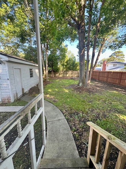 Building Photo - 404 Ashantilly Ave