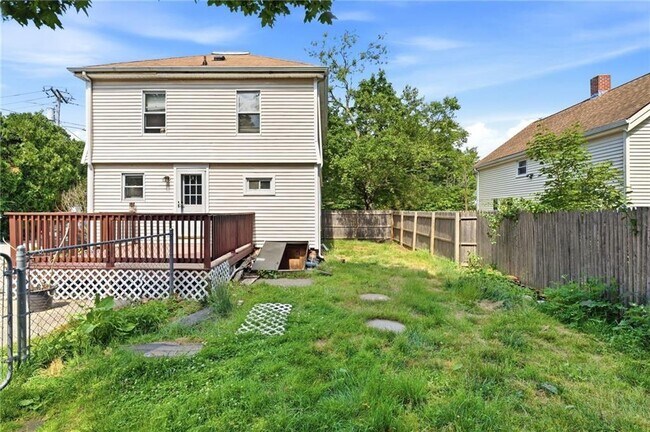 Building Photo - 515 Davisville Rd