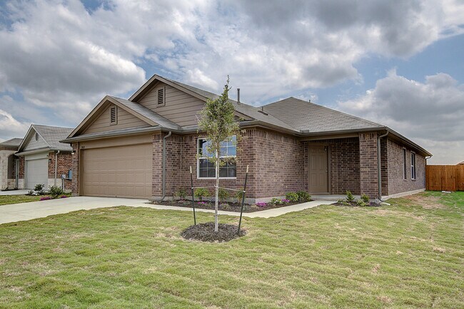Building Photo - Gorgeous 4 Bed/3 Bath in Pioneer Crossing!