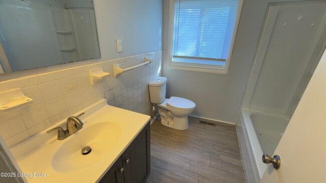 Building Photo - 109 Kenwood Ave