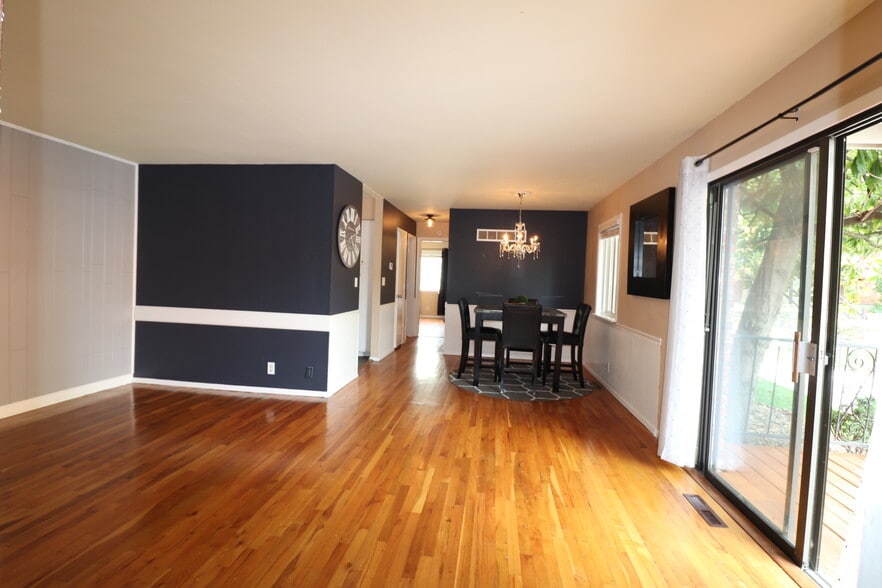 Building Photo - 8227 Santa Fe Dr