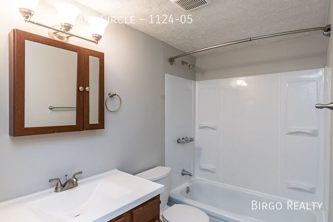 Building Photo - Quiet 1 Bed / 1 Bath APARTMENT in HARRISON!